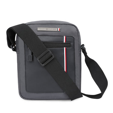 Tommy
Hilfiger Travel Gear Nelson Cross
Body
