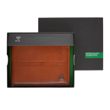 United Colors of Benetton Roscoe Passcase Wallet tan