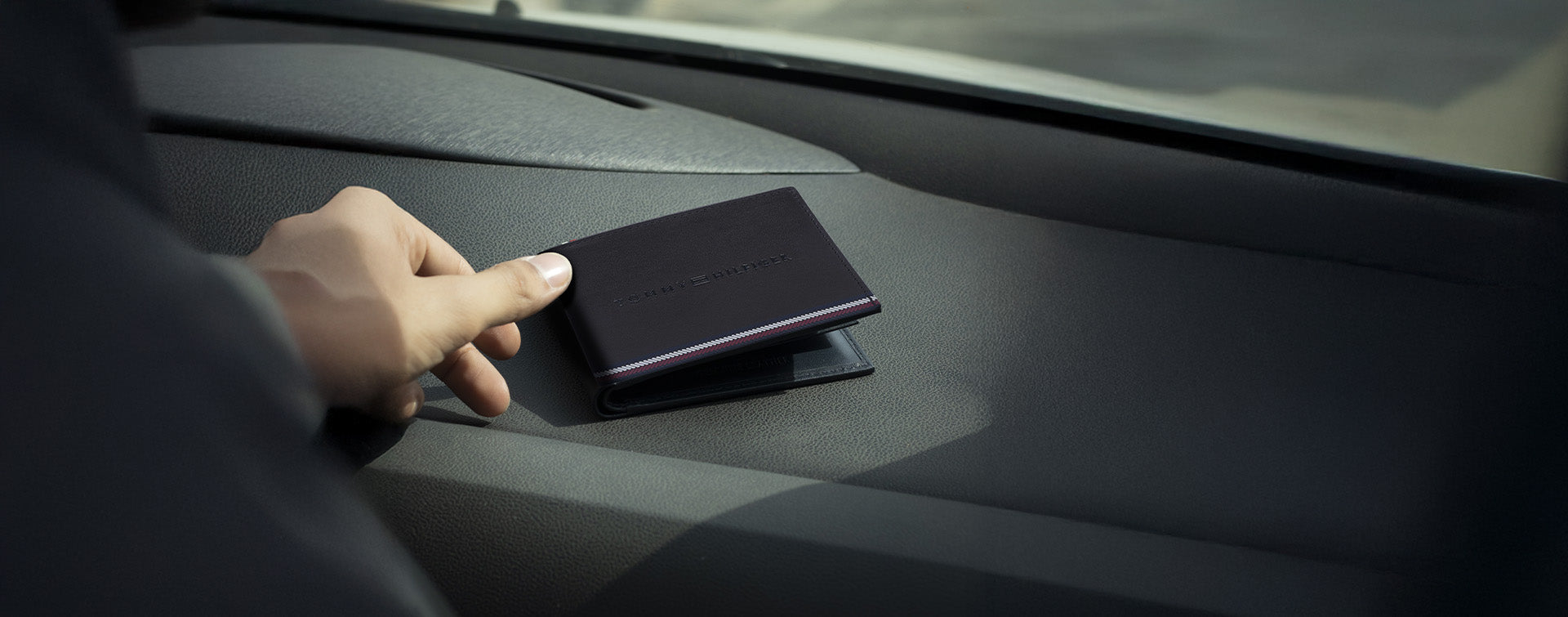 Tommy Hilfiger Men's Wallet