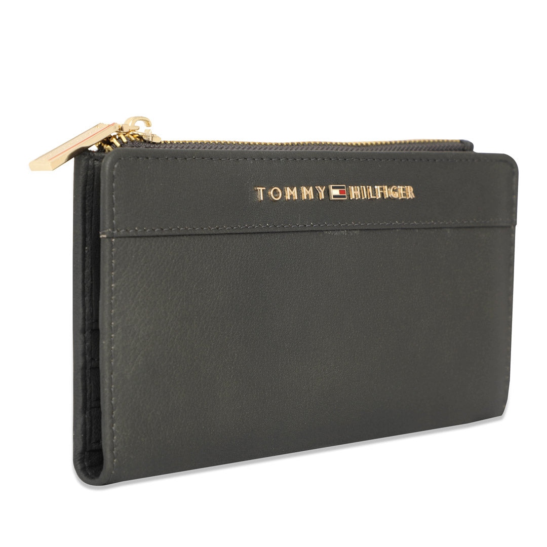 Tommy Hilfiger Sherlyn Womens Leather Tri Fold Wallet grey